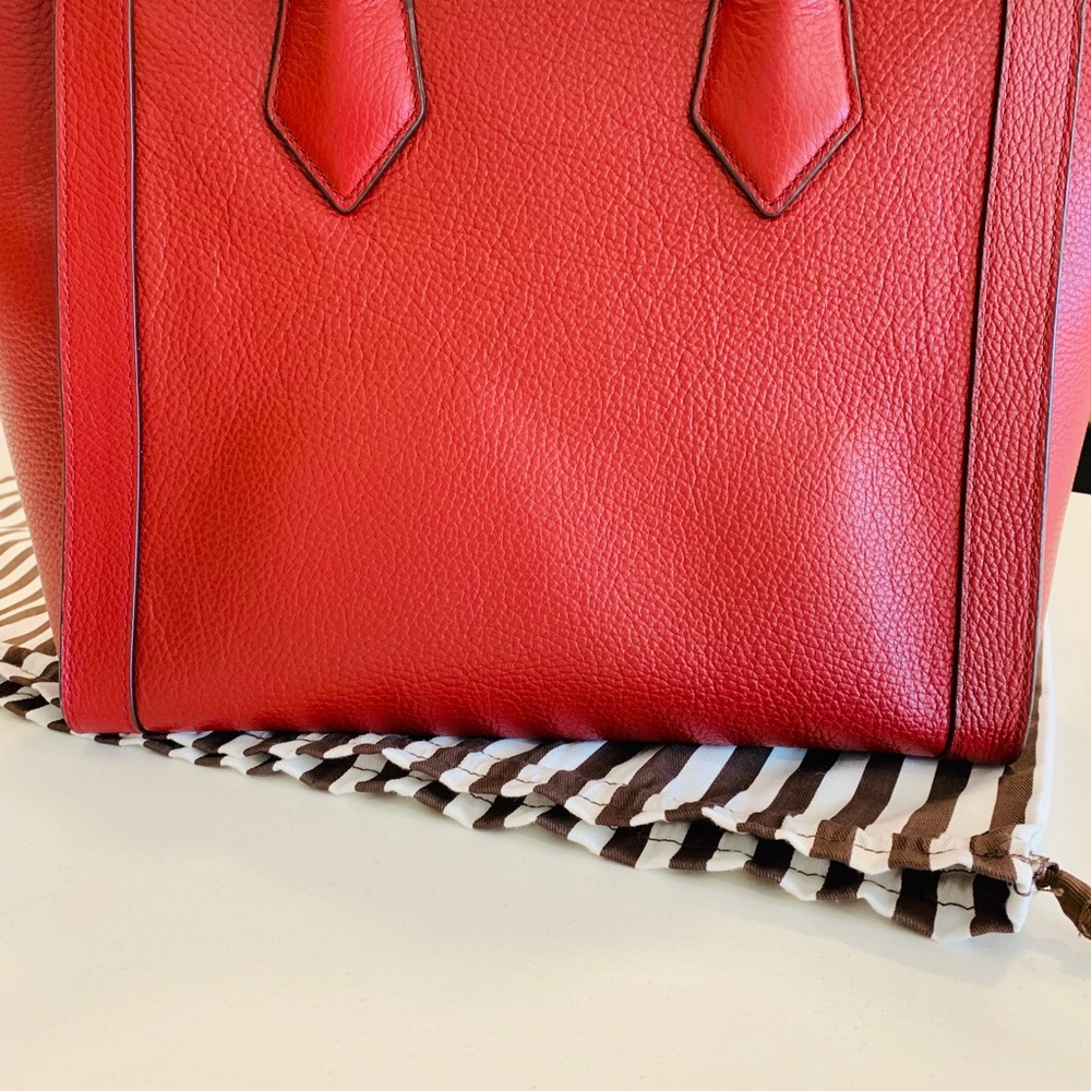 Henri Bendel Rivington Tote - Picture 4 of 7